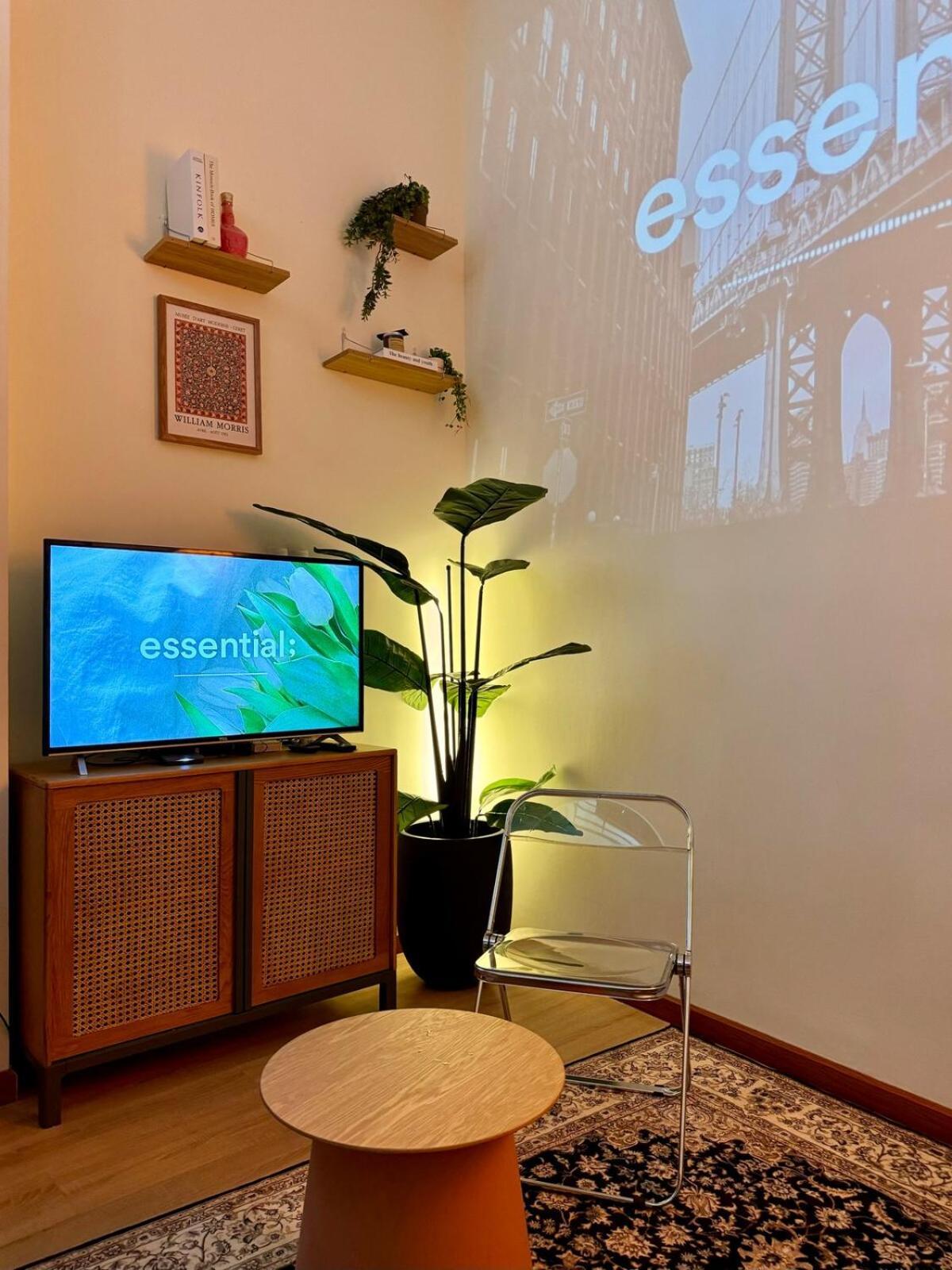 Duplex Loft Near D1 Exquisitely Designed Căn hộ TP. Hồ Chí Minh